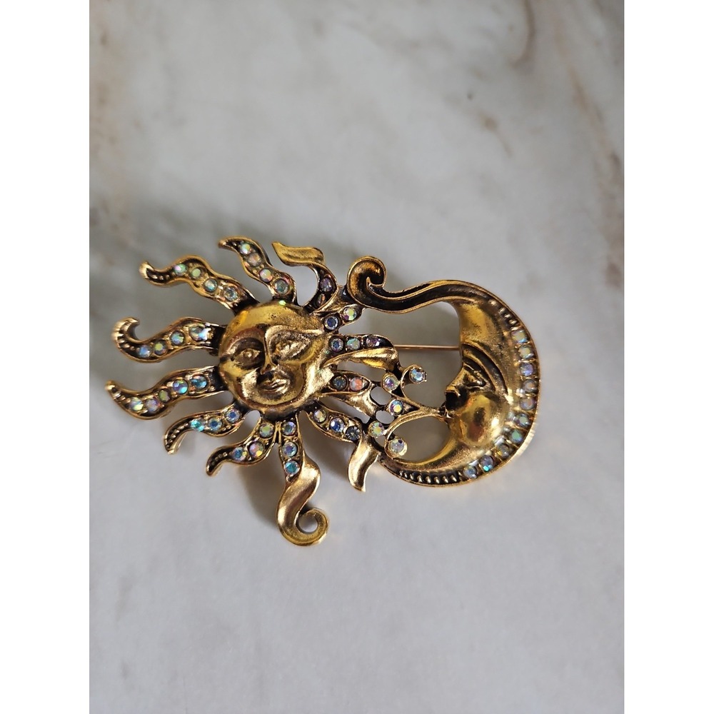 Vintage style Sun And moon celestial Brooch Pin gold Tone And Rhinestones
